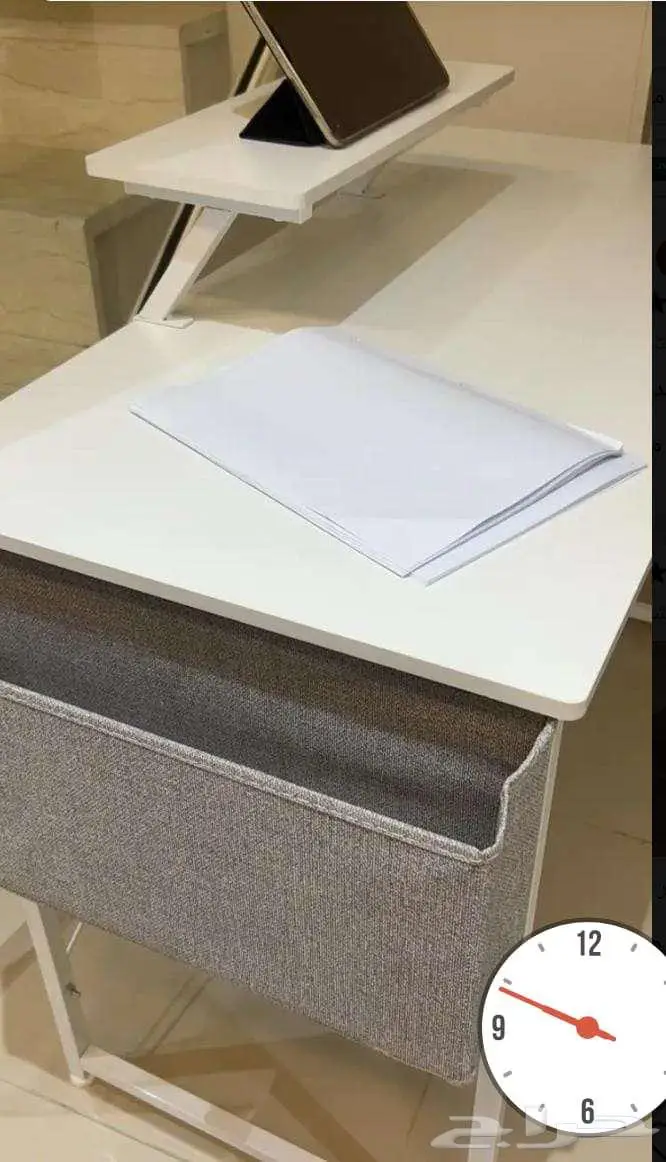 مكتب عصري مع جيوب تخزين نوع الخشب عالي الجودة 3