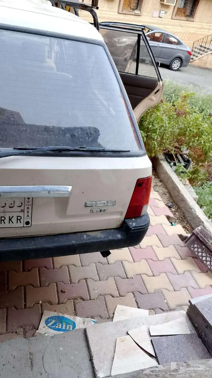 بيجو 505 موديل 88 للبيع قطع 4