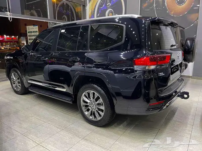 تويوتا - لاندكروزر جي اكس ار - 2024 GXR 4 عبداللطيف جميل 5