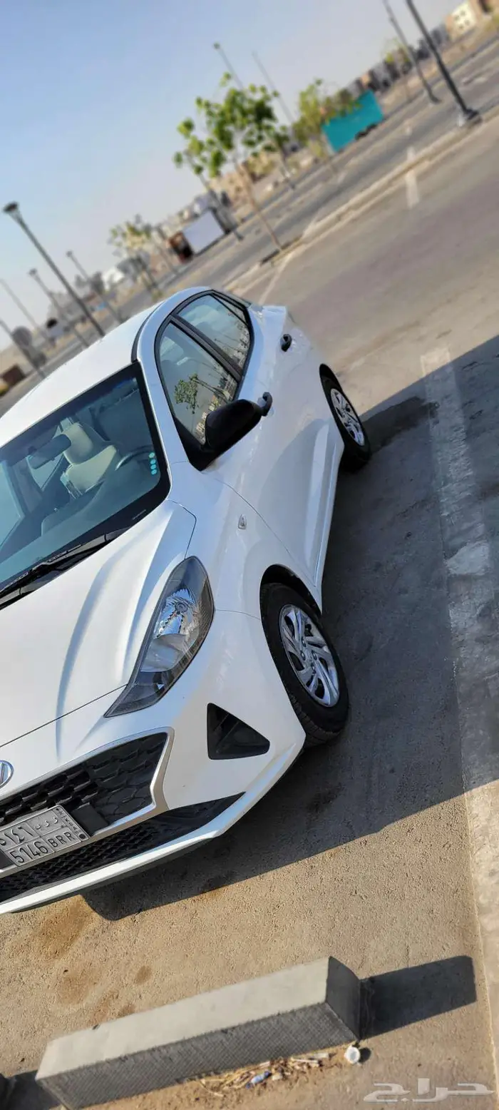 هونداي i10 موديل 2023 باللون الأبيض. 9