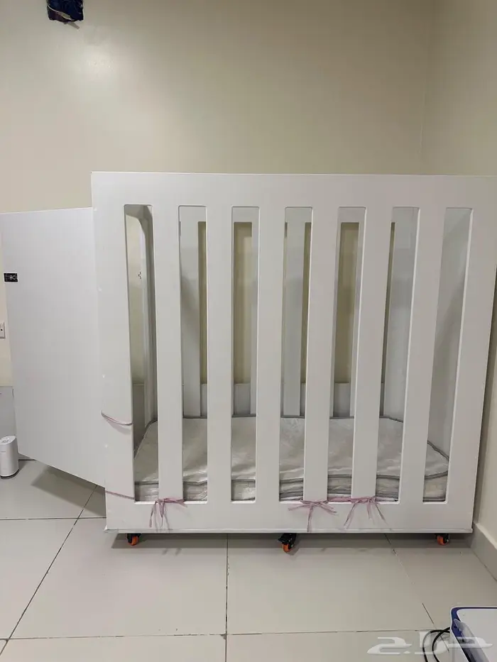 سرير اطفال بحواجز مرتفعه متر ونصف 0