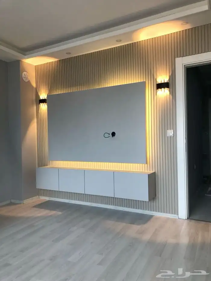 غرفة النوم ع حسب تفصيل وطلب وفي مكتب شاشه ع حسب تفاصيل 0