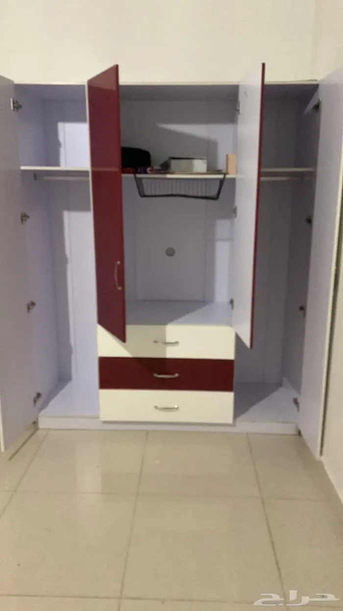 دولاب خشبه نظيق وقوي وسليم من الكسور 1