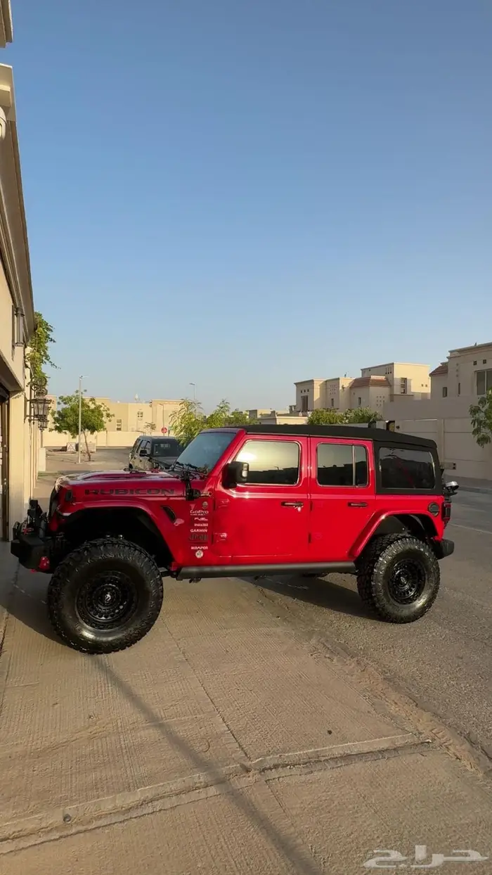 للبيع سوفت توب مستخدم لرانجلر JL 4 دور بسعر مغري 2
