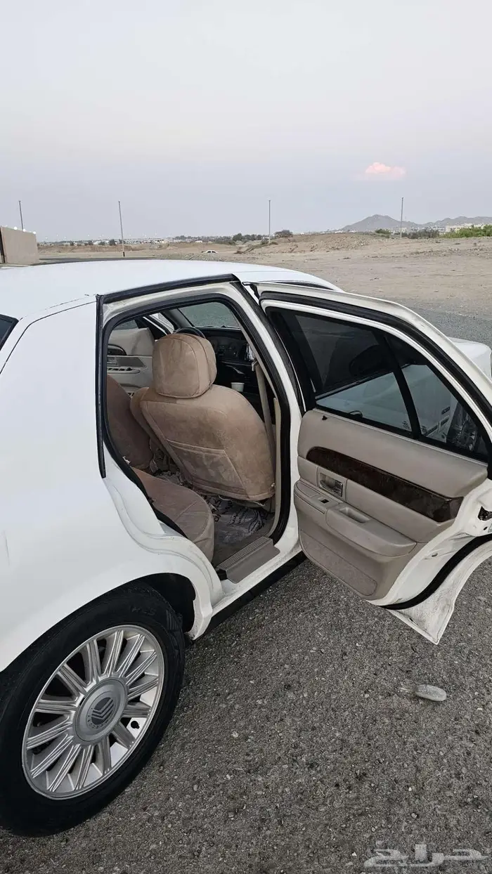 للبيع فورد جراند ماركيز 5