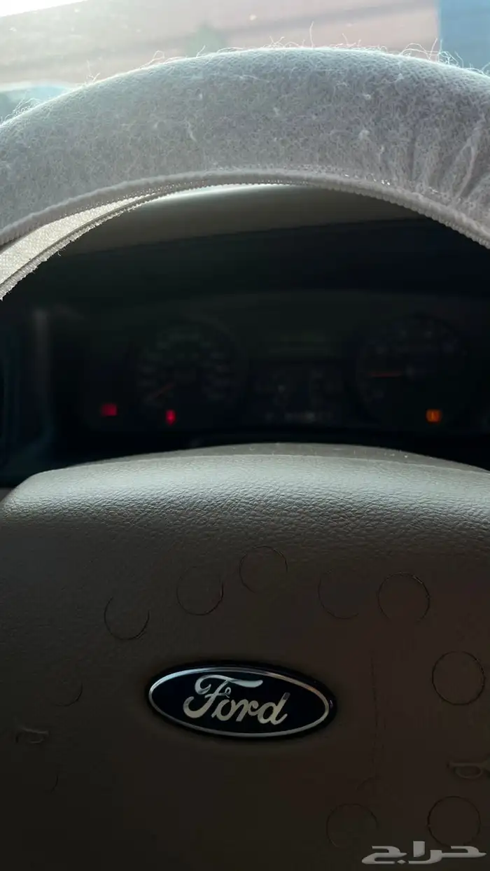 فورد فكتوريا 2011 4