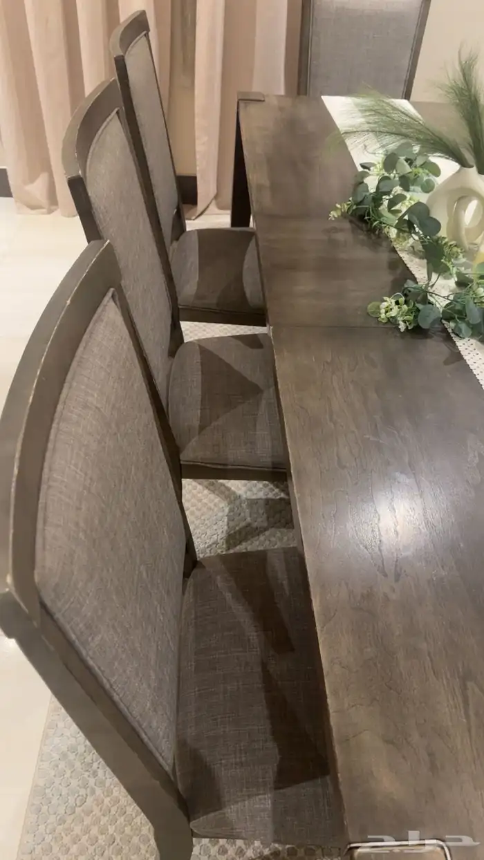 طاولة طعام 2
