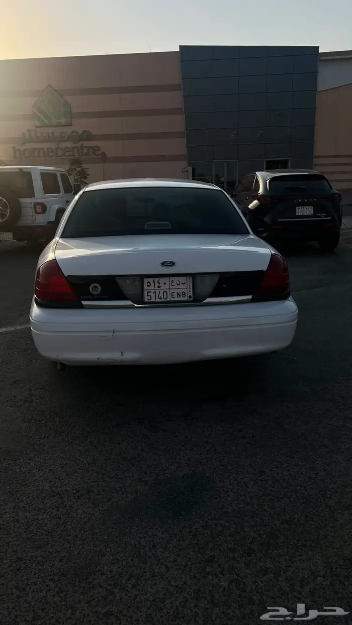 فورد فكتوريا 2011 1