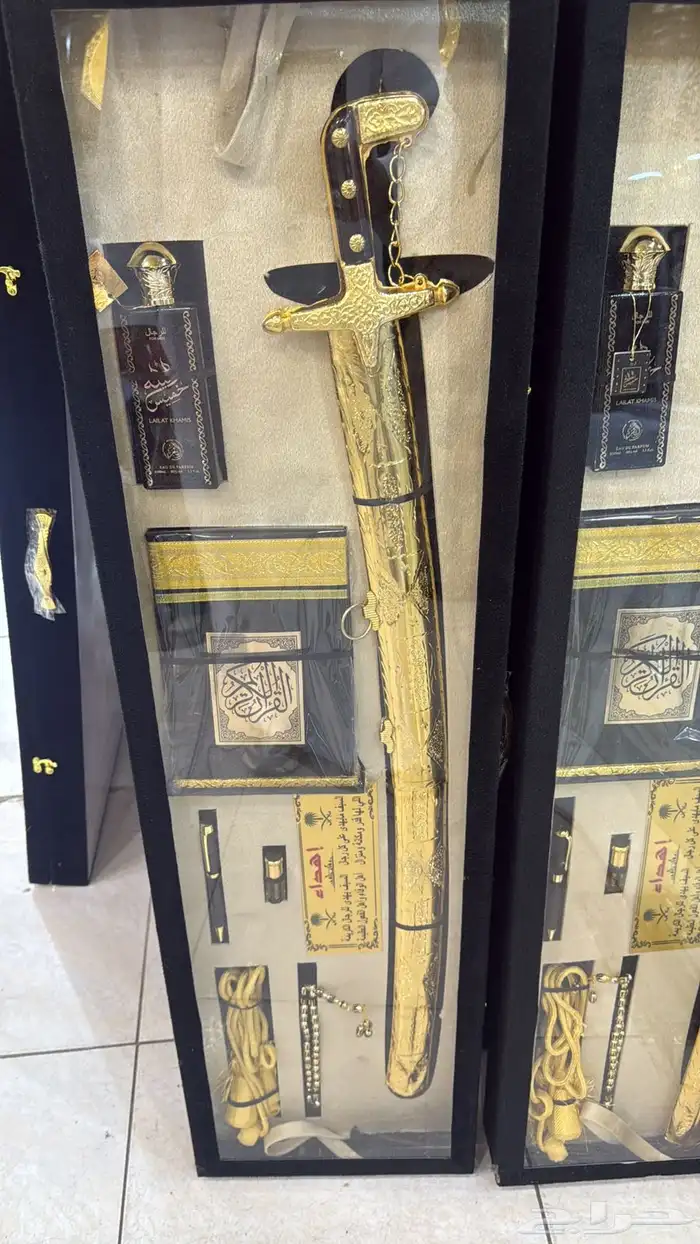 علب الهدايا والسيوف جاهزة وعلى طلبكم في الخامات 1