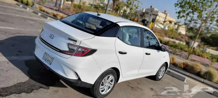 هونداي i10 موديل 2023 باللون الأبيض. 7