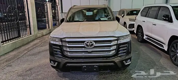 لاندكروزر GXR L4 2025 صادر لوحات 0