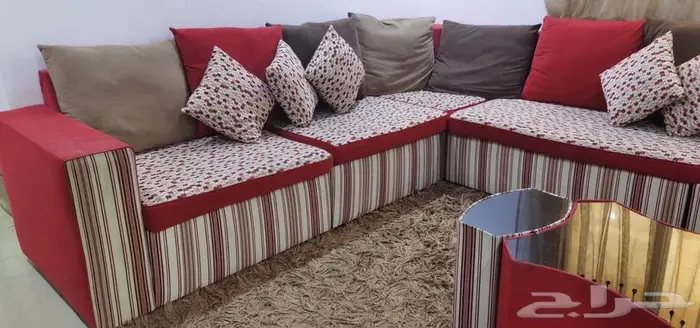 مجاس بحاله ممتازه للبيع مع السجاده والستاره 0