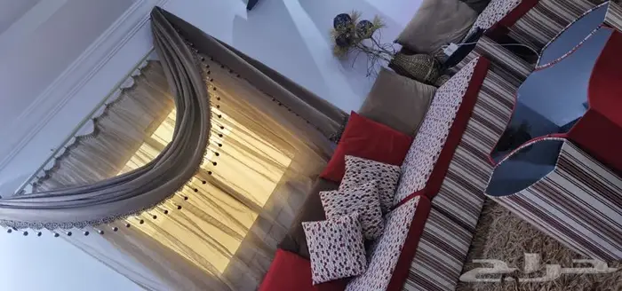 مجاس بحاله ممتازه للبيع مع السجاده والستاره 4