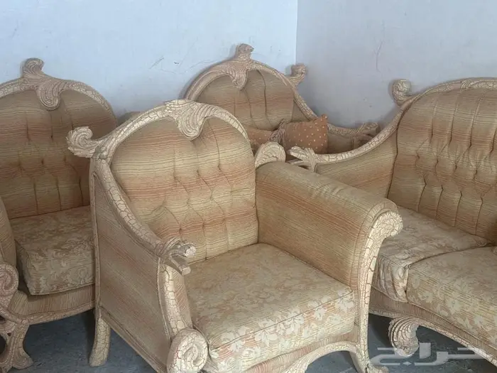 كنب 14 شخص و 3 طاولات تقديم و طاولة زجاج وسطية 0