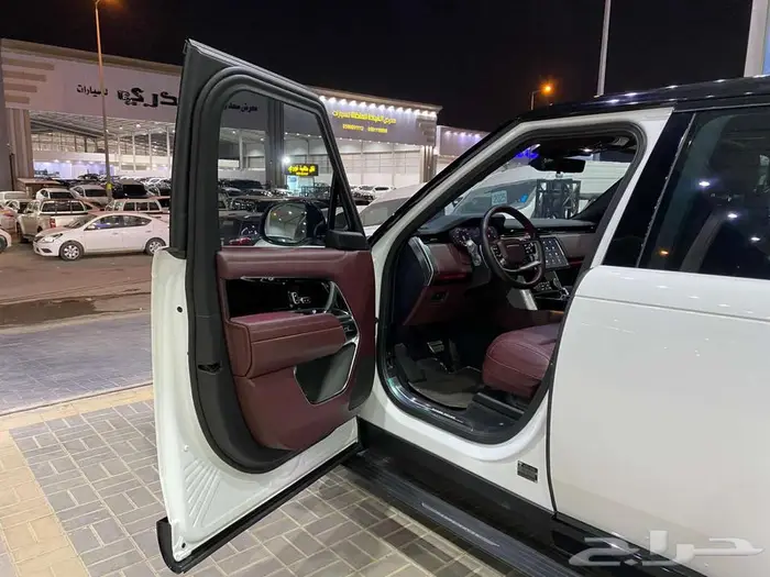 رينج روفر HSE موديل 2023 ابيض 6 سلندر ماشيه 55000كم 37