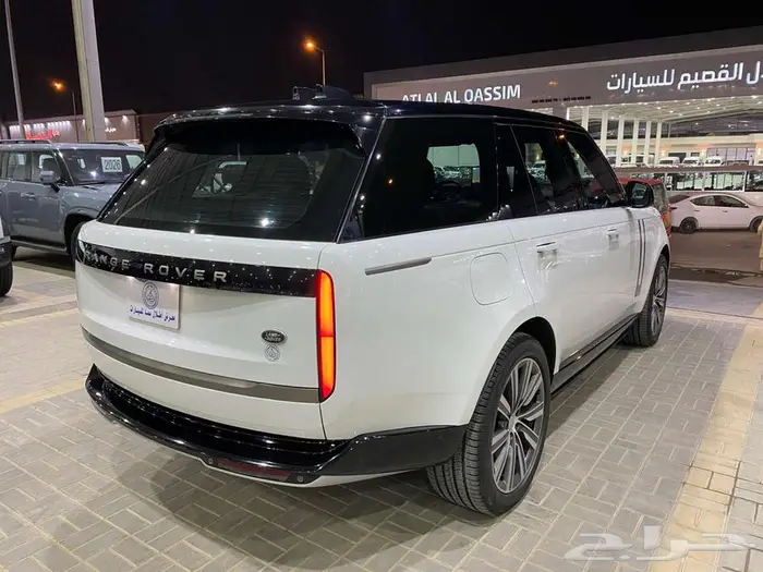 رينج روفر HSE موديل 2023 ابيض 6 سلندر ماشيه 55000كم 30