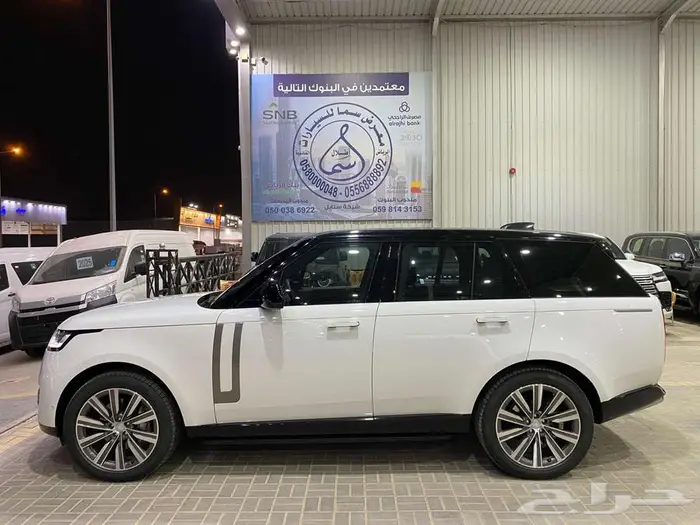 رينج روفر HSE موديل 2023 ابيض 6 سلندر ماشيه 55000كم 24