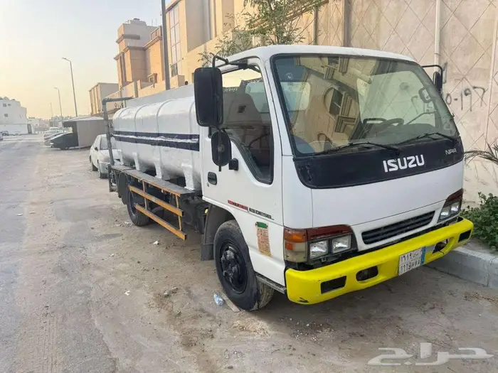 وايت ايسوزو 1999 4