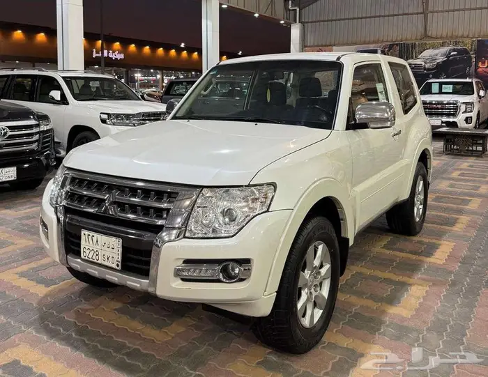 للبيع باجيرو 2020 بابين V6 3.8 سعودي 1