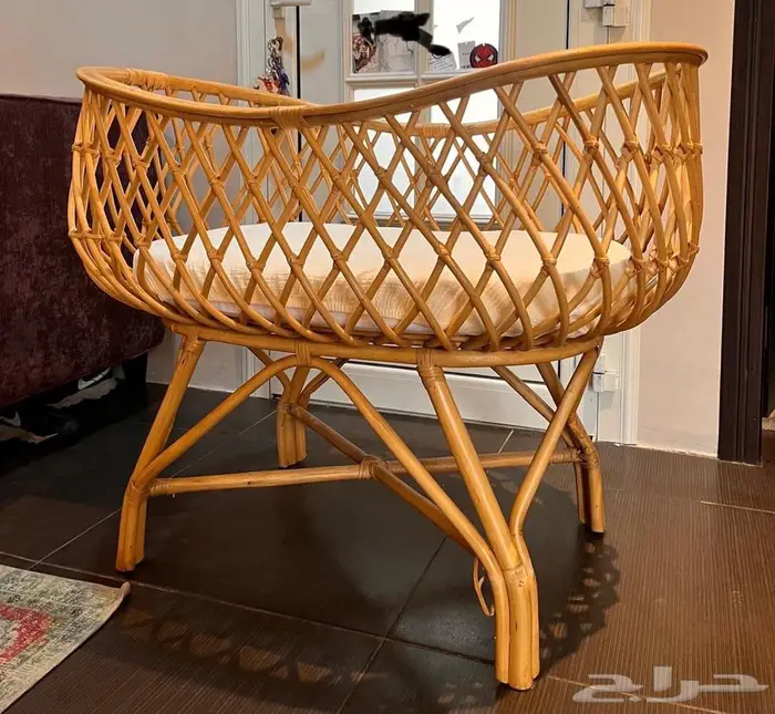 سرير اطفال 1