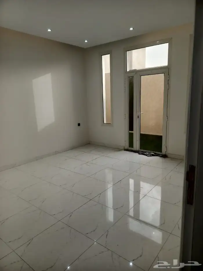 فيلا للإيجار حي مشرفه الدانه 8