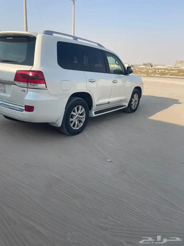 للبيع لاندكروزر GXR 2019   V8 (8 سلندر) 3