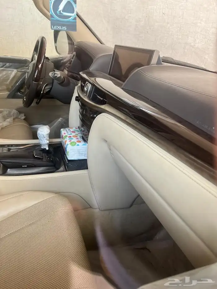 للبيع لكزس 2016 محول 2019 فل كامل LX SPORT 2