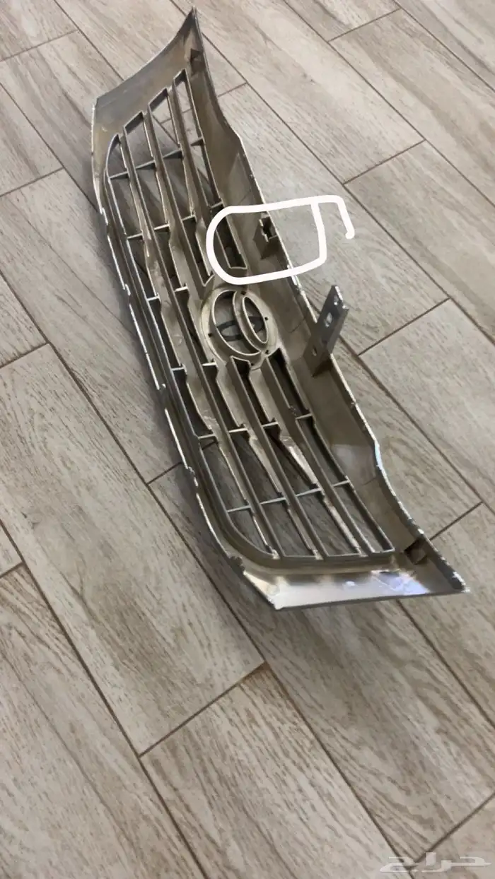 للبيع على السوم شبك هايلكس الون  فضي بوه كسر زي مهو واضح 1