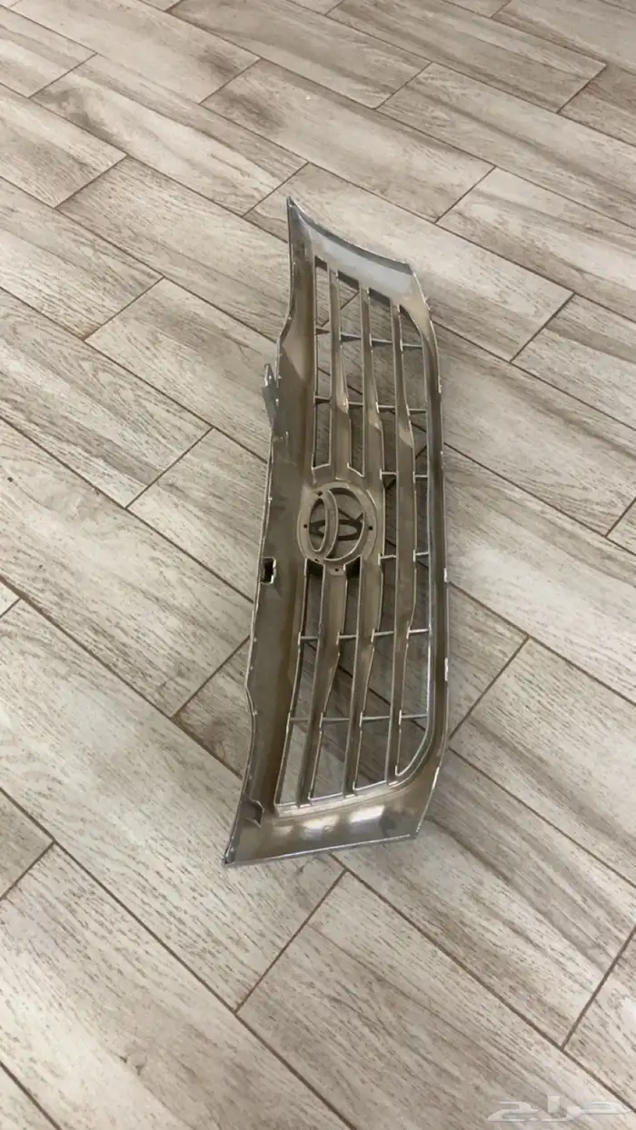 للبيع على السوم شبك هايلكس الون  فضي بوه كسر زي مهو واضح 2