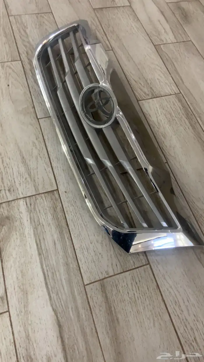 للبيع على السوم شبك هايلكس الون  فضي بوه كسر زي مهو واضح 0