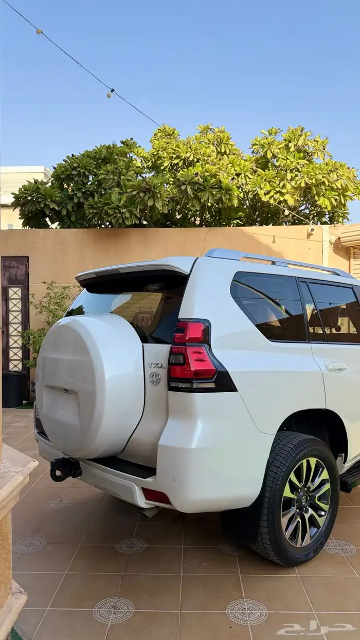 برادو م 2022 فل كامل وارد الساير عداد فقط 77 الف 5