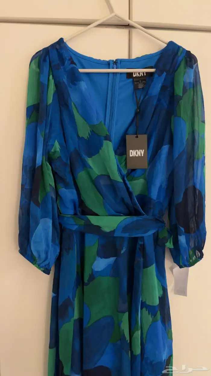 فستان من ماركة DKNY 4