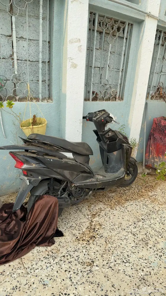 دباب بطه شغالل طياره يبغاله فيوز الي تجي بطاريه بس 0