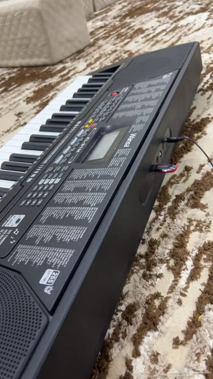 سلام عليكم ورحمة الله وبركاته للبيع بيانو موسيقى نضيف 1