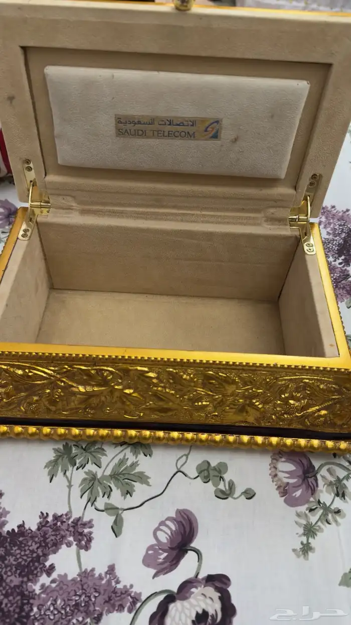 صندوق خشب زان ثقيل للهدايا ( الاتصالات السعوديه ) 1