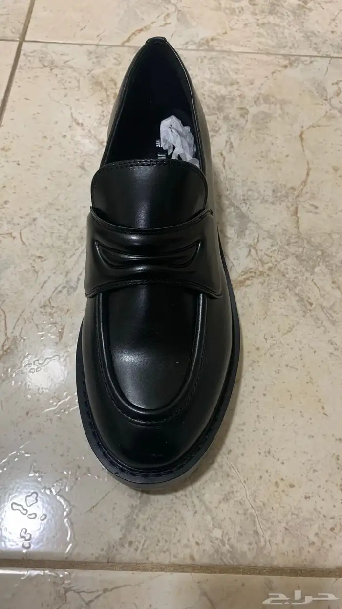 شوز يناسب الرجال والنساء غير مستخدم سبب البيع كبير 1
