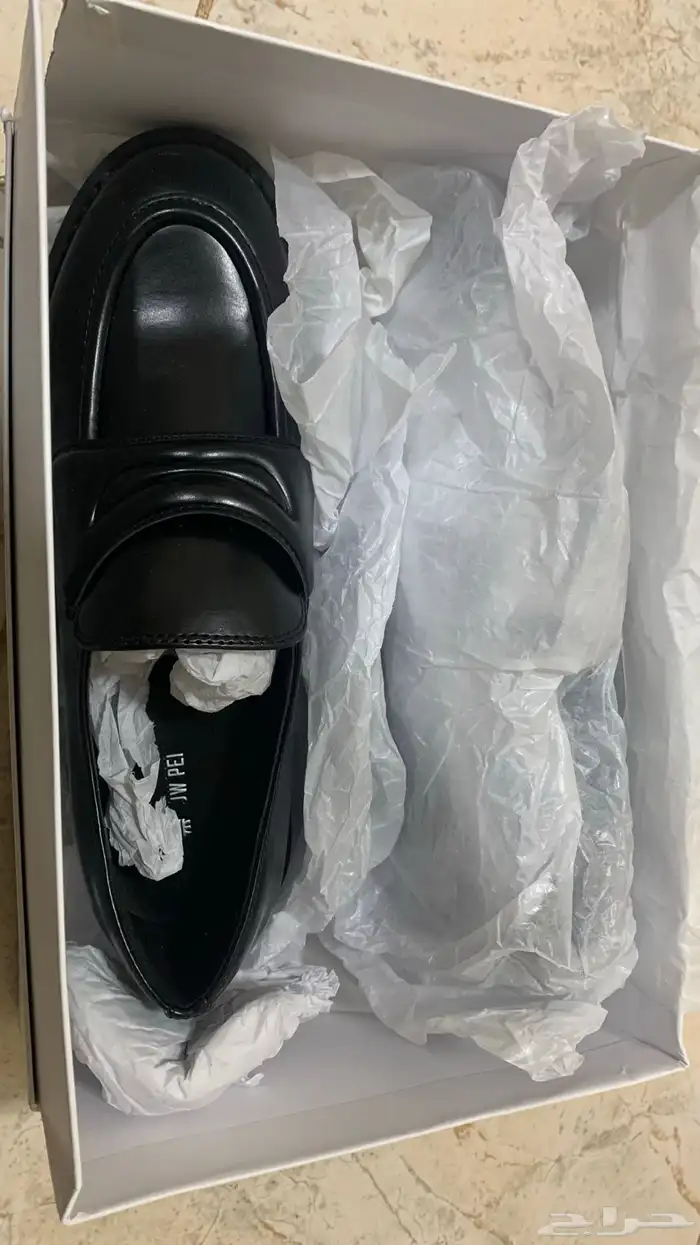 شوز يناسب الرجال والنساء غير مستخدم سبب البيع كبير 3