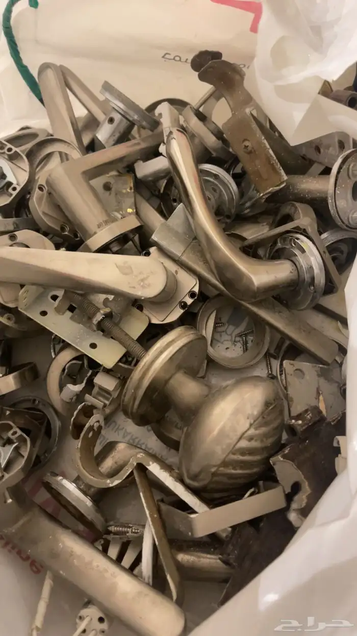 افياش كهرباء مستعمله و سبوت لايت مستعمله و مقابض ابواب مست 2