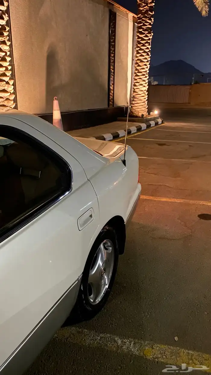 لكزس LS400 8