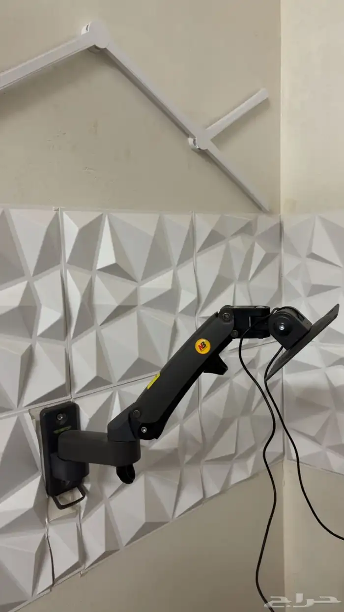 شاشة قيمنق KTC 8