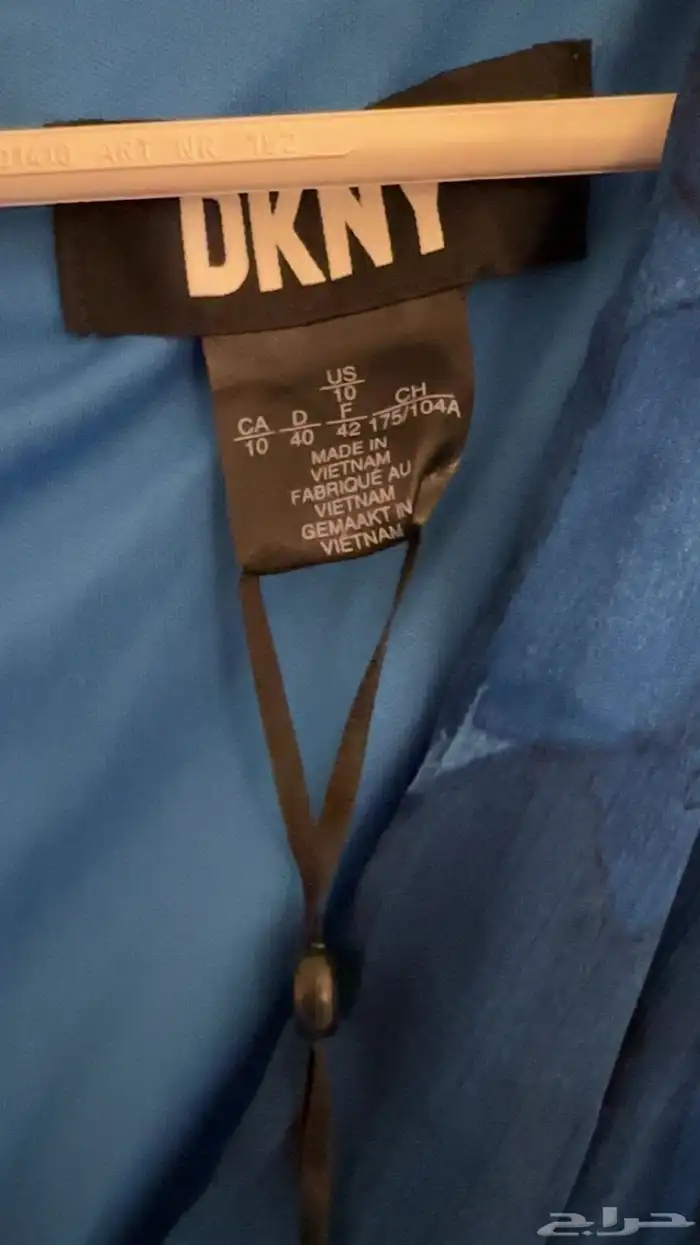 فستان من ماركة DKNY 3