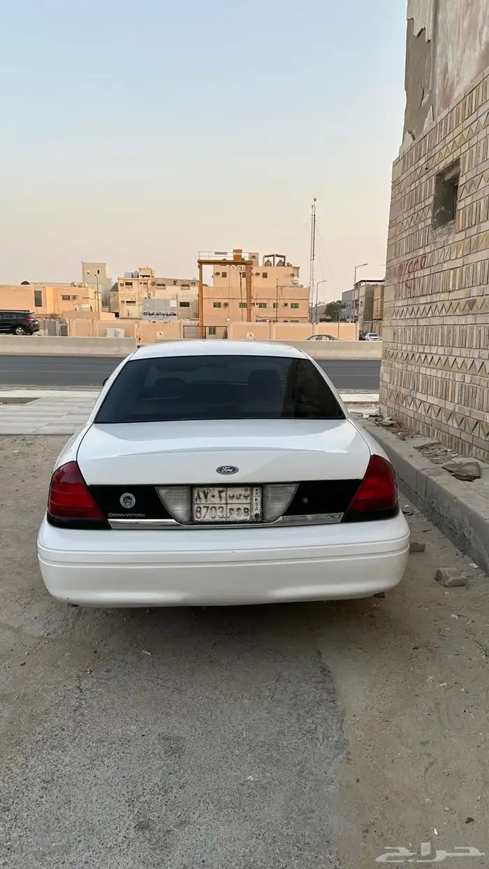 فورد فكتوريا 2010 1