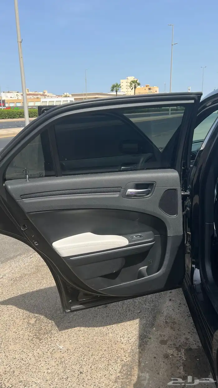 كرايسلر 2018 S300 V6 للبدل فقط 9