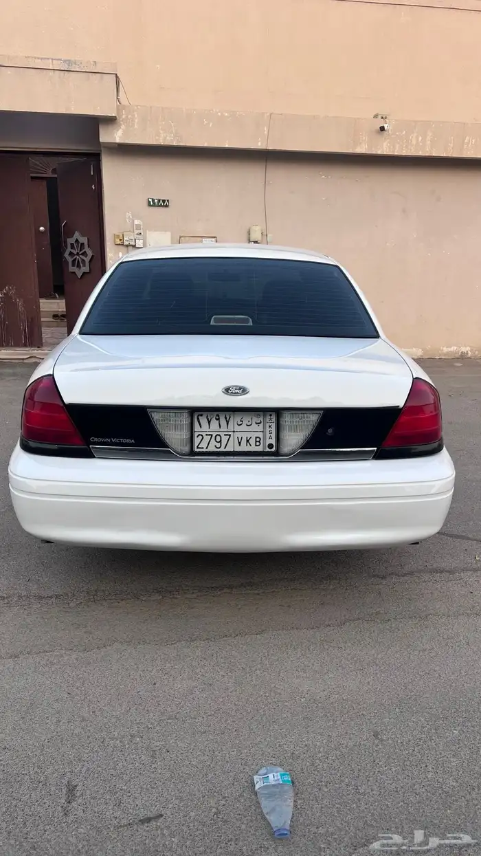للبيع فورد بوليسي 2011 3
