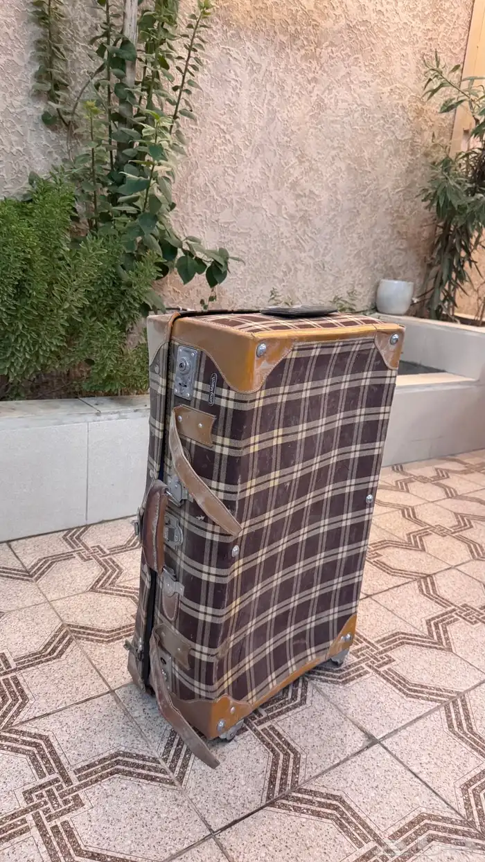 شنطة قديمه 0