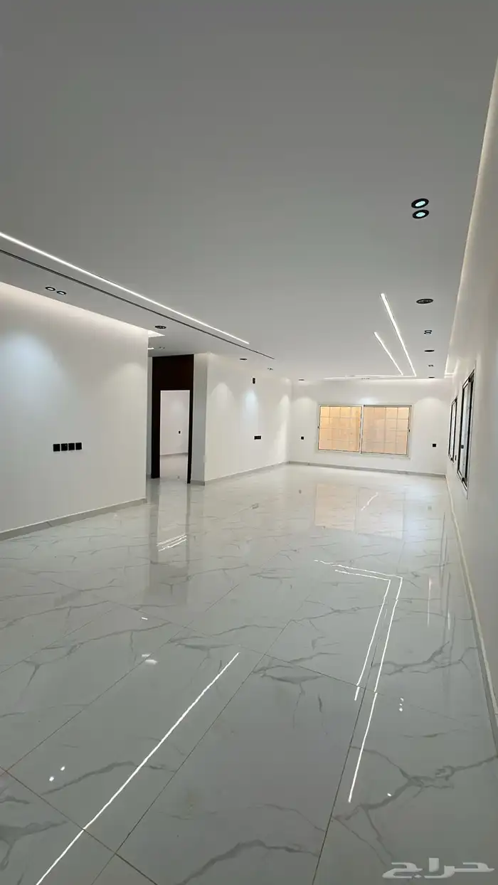 للبيع فيلا زاويه مع شقتين مستقلة وغرفه سائق حي ظهرة لبن 375م 8
