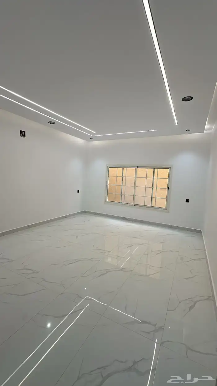 للبيع فيلا زاويه مع شقتين مستقلة وغرفه سائق حي ظهرة لبن 375م 6