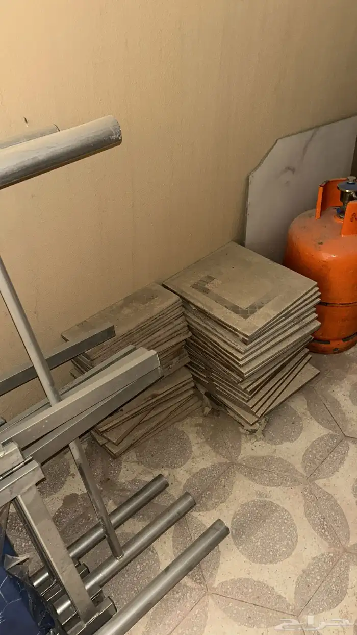 طاوله بي سي طاوله قيمر 1