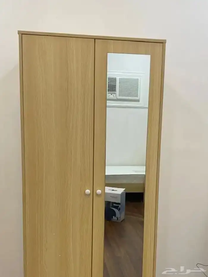للبيع غرفه نوم وتسريحه من هوم سنتر 3