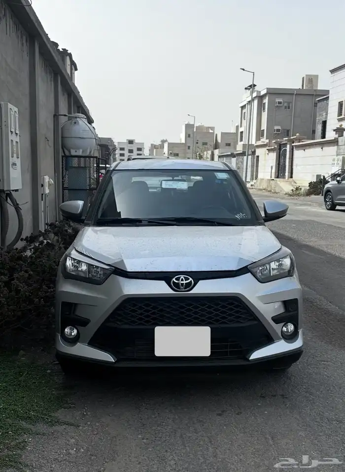 للتنازل تويوتا رايز 2024 اللون فضي 0